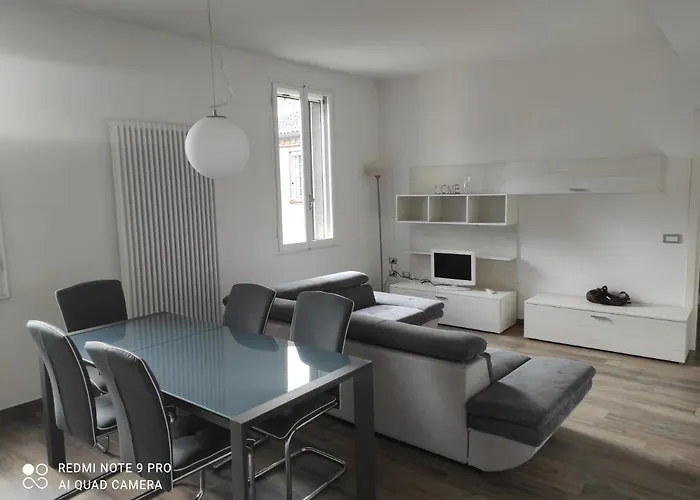 Centro Storico פררה